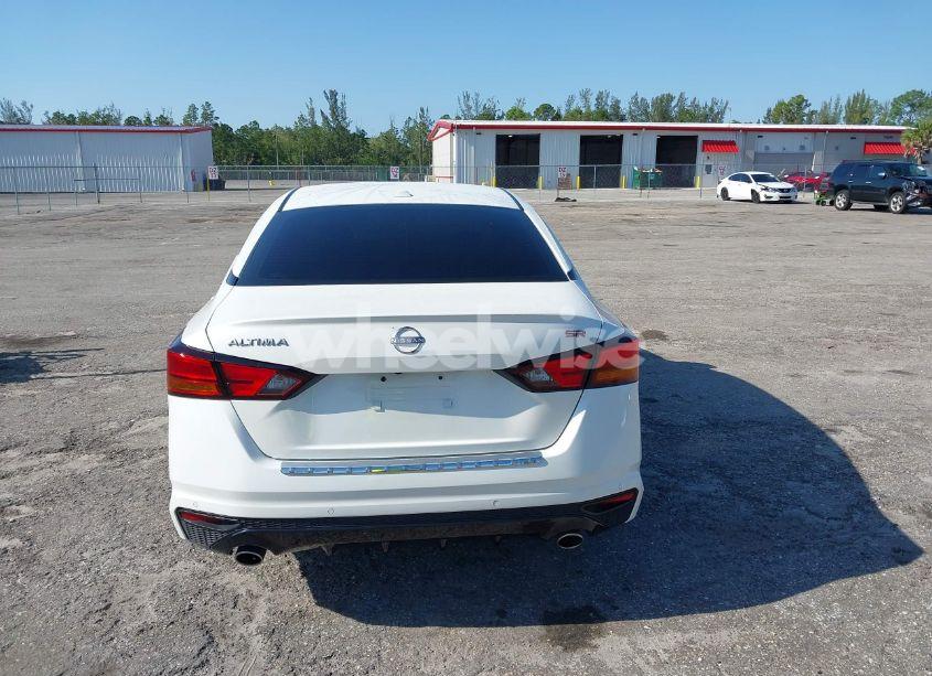 Photo 16 of 2023 Nissan Altima SR FWD (VIN 1N4BL4CV6PN423635)