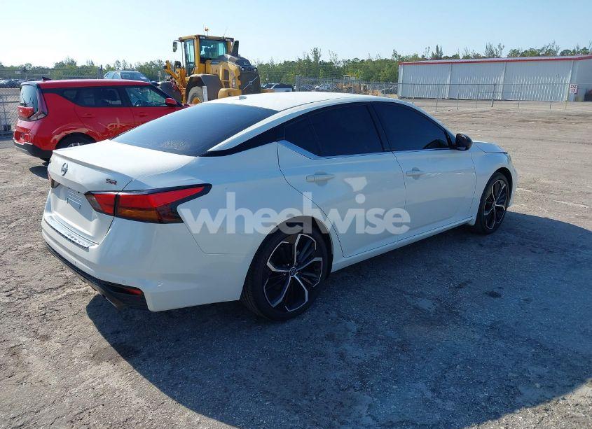 Photo 4 of 2023 Nissan Altima SR FWD (VIN 1N4BL4CV6PN423635)