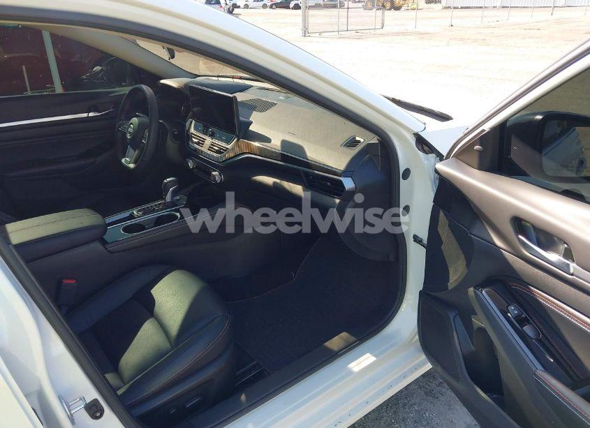 Photo 5 of 2023 Nissan Altima SR FWD (VIN 1N4BL4CV6PN423635)