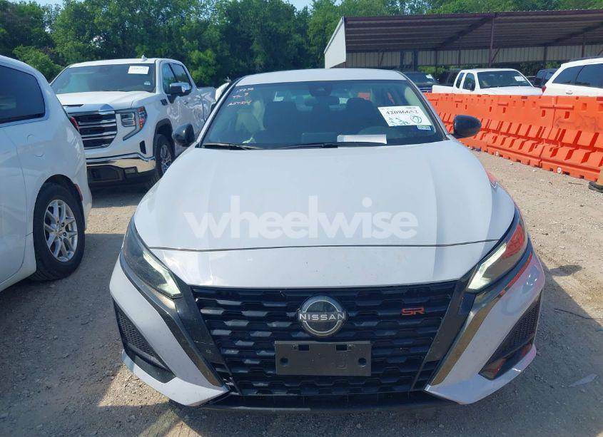 Photo 12 of 2024 Nissan Altima SR FWD (VIN 1N4BL4CV6RN395077)