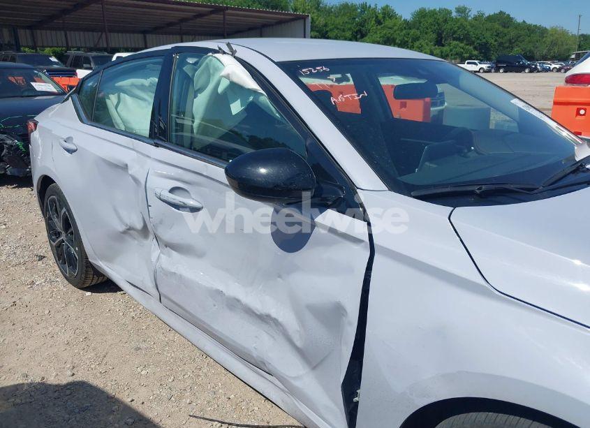 Photo 6 of 2024 Nissan Altima SR FWD (VIN 1N4BL4CV6RN395077)