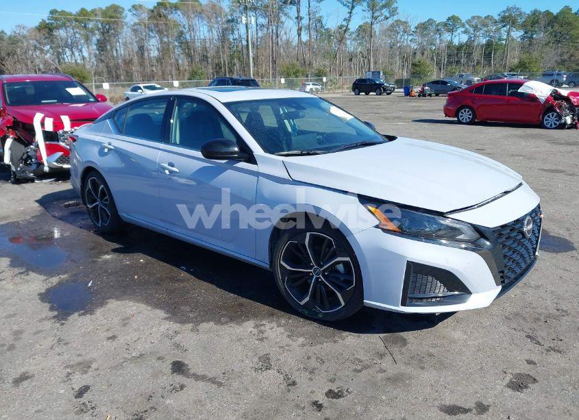 2024 Nissan Altima SR FWD (VIN 1N4BL4CV6RN427123) main photo