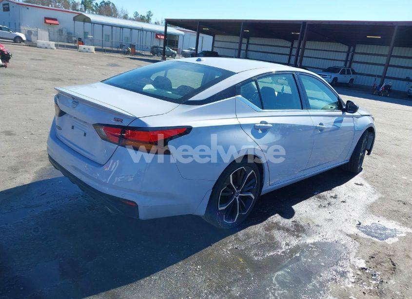 Photo 4 of 2024 Nissan Altima SR FWD (VIN 1N4BL4CV6RN427123)