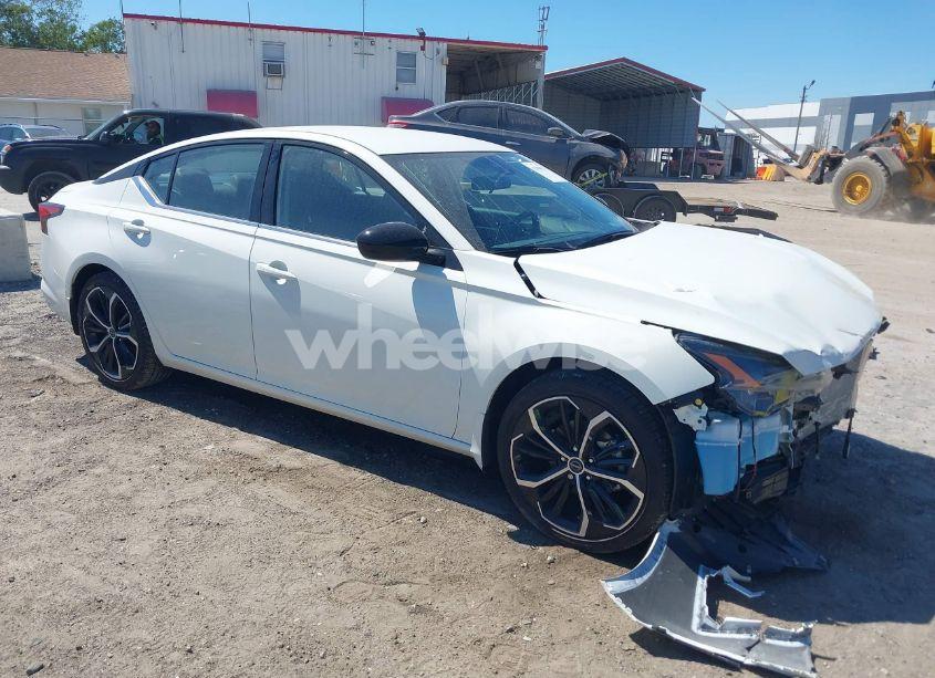 2025 Nissan Altima SR FWD (VIN 1N4BL4CV6SN336245) main photo