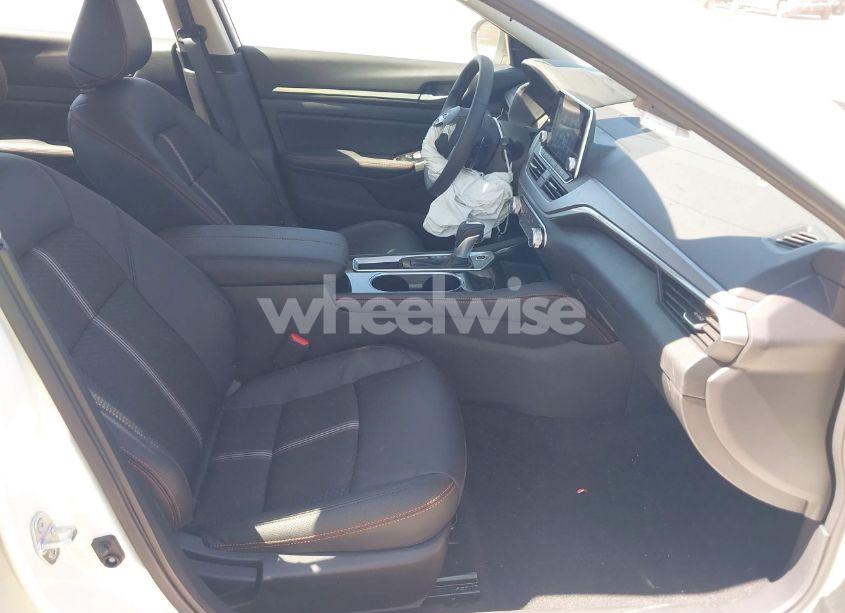 Photo 5 of 2025 Nissan Altima SR FWD (VIN 1N4BL4CV6SN336245)