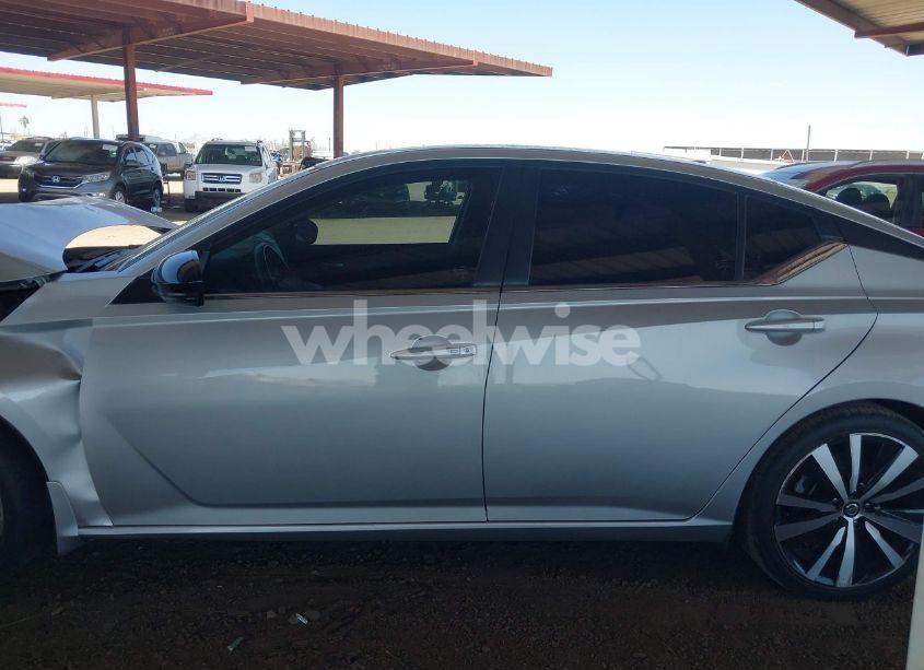 Photo 14 of 2019 Nissan Altima 2.5 SR (VIN 1N4BL4CV7KN318210)