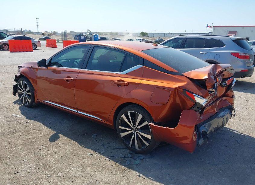 Photo 3 of 2020 Nissan Altima SR FWD (VIN 1N4BL4CV7LC127383)