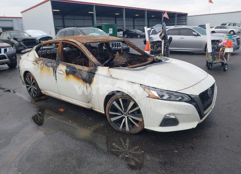 2020 Nissan Altima SR FWD (VIN 1N4BL4CV7LC150064) main photo