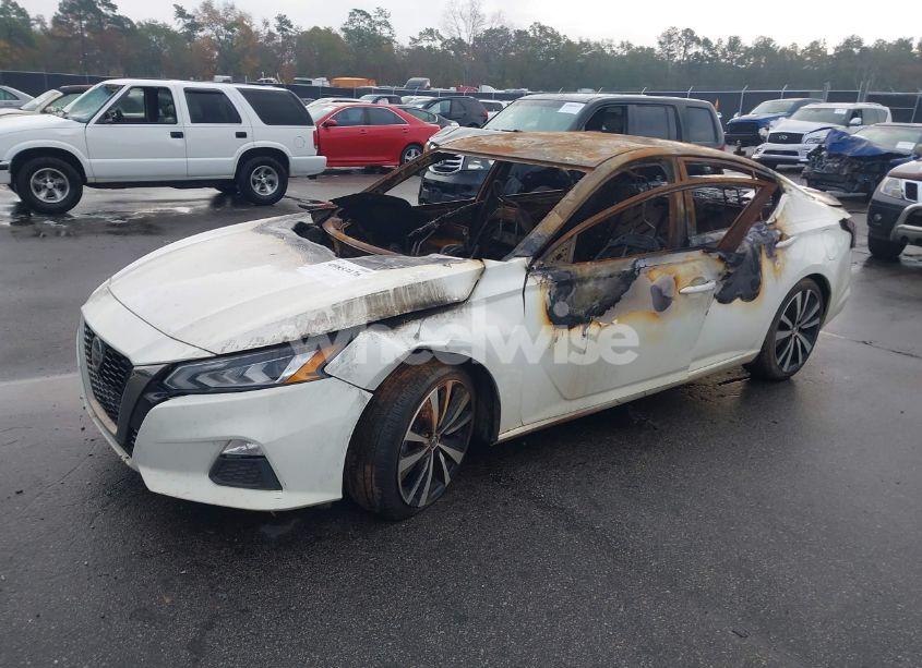 Photo 2 of 2020 Nissan Altima SR FWD (VIN 1N4BL4CV7LC150064)