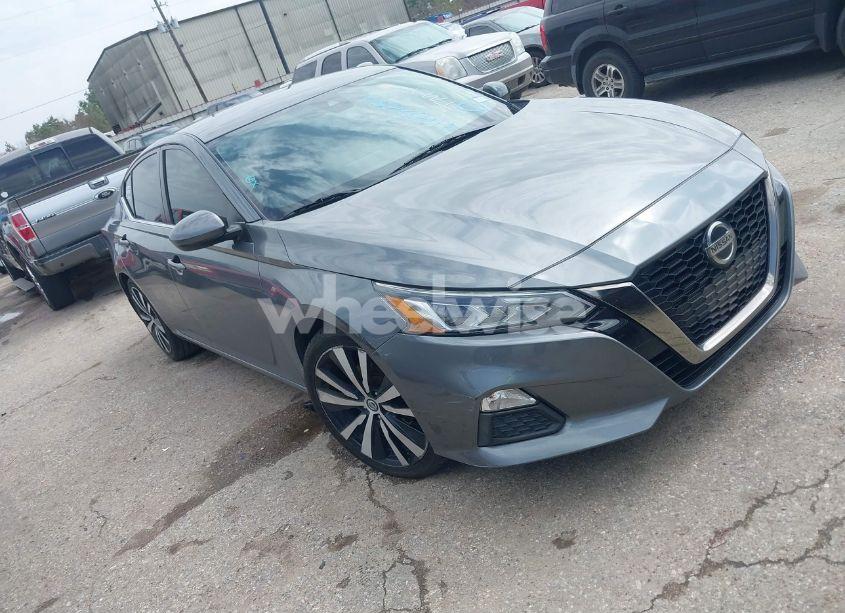 2020 Nissan Altima SR FWD (VIN 1N4BL4CV7LN308438) main photo