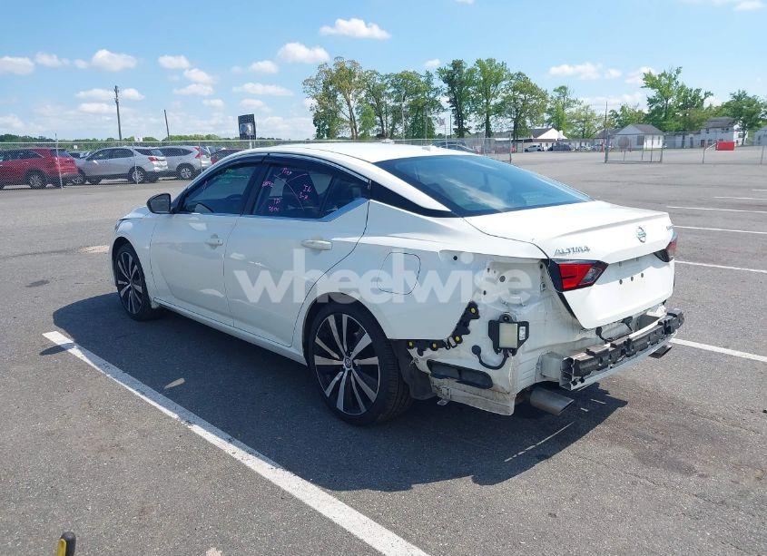 Photo 3 of 2021 Nissan Altima SR FWD (VIN 1N4BL4CV7MN359648)