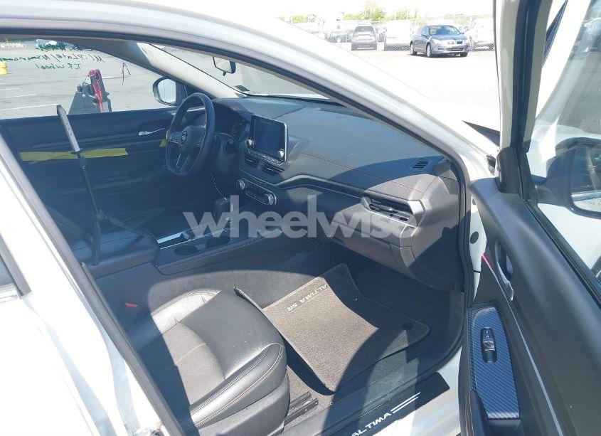 Photo 5 of 2021 Nissan Altima SR FWD (VIN 1N4BL4CV7MN359648)