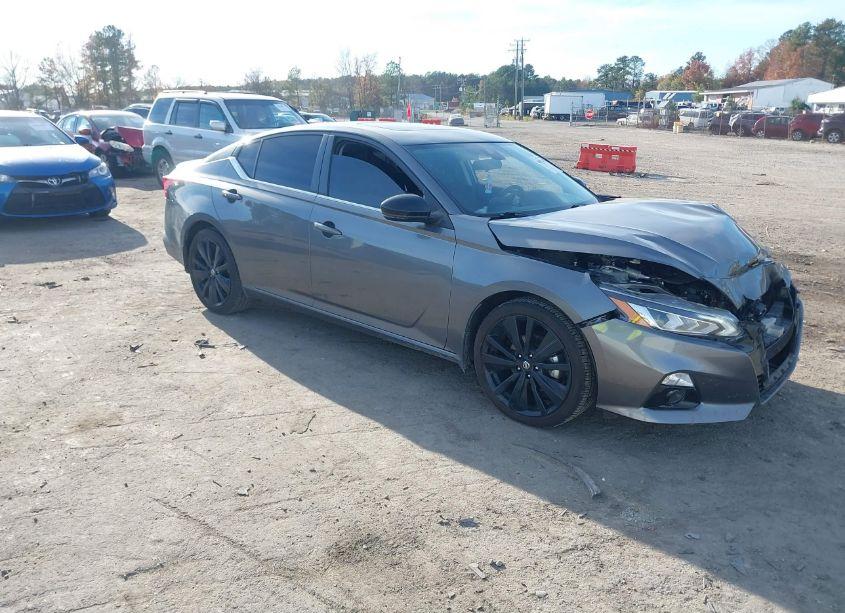 2022 Nissan Altima SR FWD (VIN 1N4BL4CV7NN309690) main photo