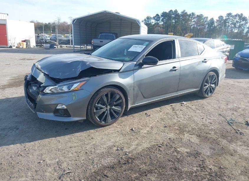 Photo 2 of 2022 Nissan Altima SR FWD (VIN 1N4BL4CV7NN309690)