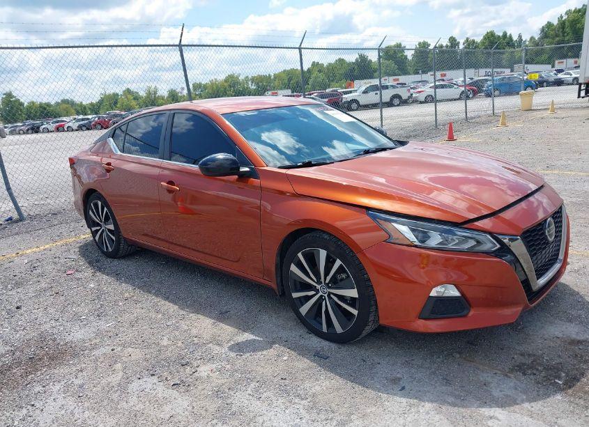 2022 Nissan Altima SR FWD (VIN 1N4BL4CV7NN310211) main photo