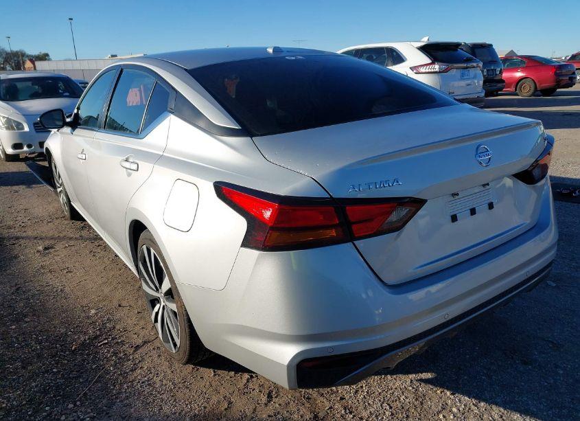 Photo 3 of 2022 Nissan Altima SR FWD (VIN 1N4BL4CV7NN344780)