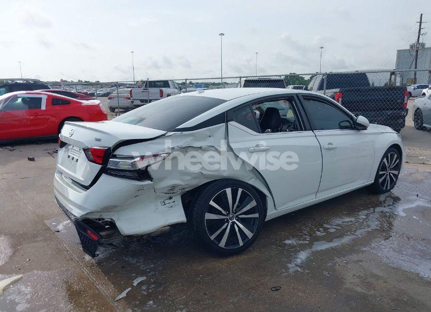 Photo 4 of 2022 Nissan Altima SR FWD (VIN 1N4BL4CV7NN366598)