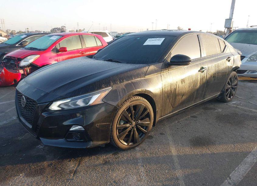 Photo 2 of 2022 Nissan Altima SR FWD (VIN 1N4BL4CV7NN391582)