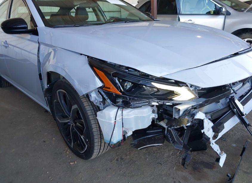 Photo 6 of 2024 Nissan Altima SR FWD (VIN 1N4BL4CV7RN377297)