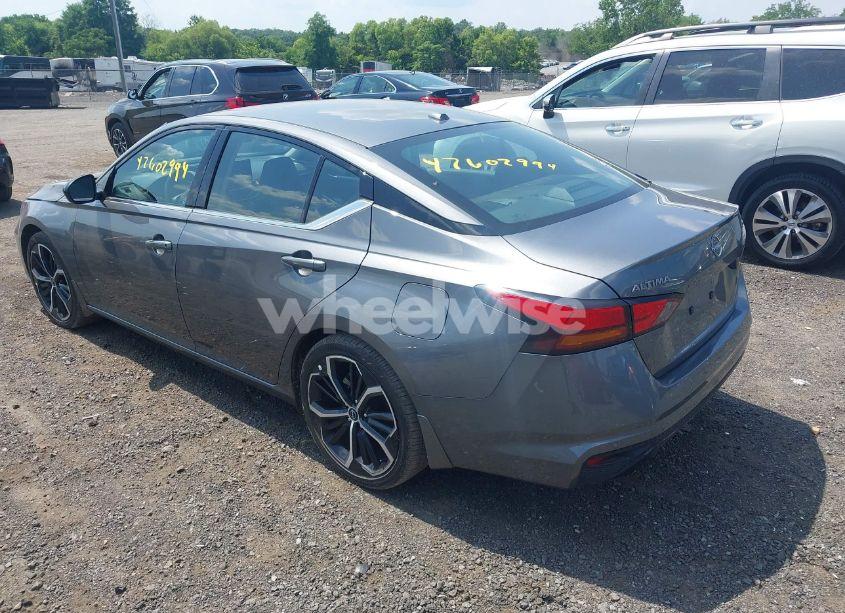 Photo 3 of 2025 Nissan Altima SR FWD (VIN 1N4BL4CV7SN355774)