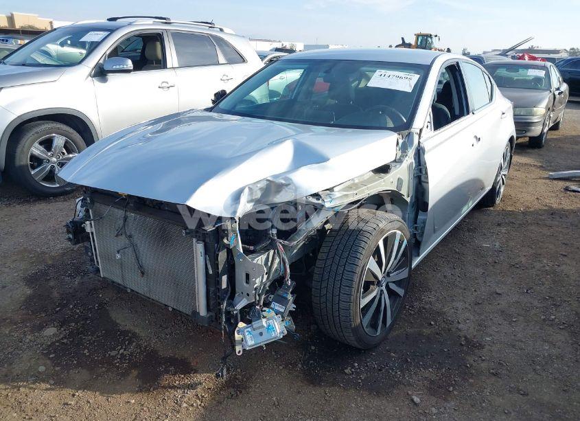 Photo 2 of 2019 Nissan Altima 2.5 SR (VIN 1N4BL4CV8KC255372)