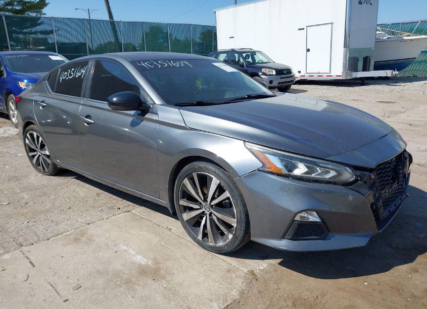 2019 Nissan Altima 2.5 SR (VIN 1N4BL4CV8KN325991) main photo