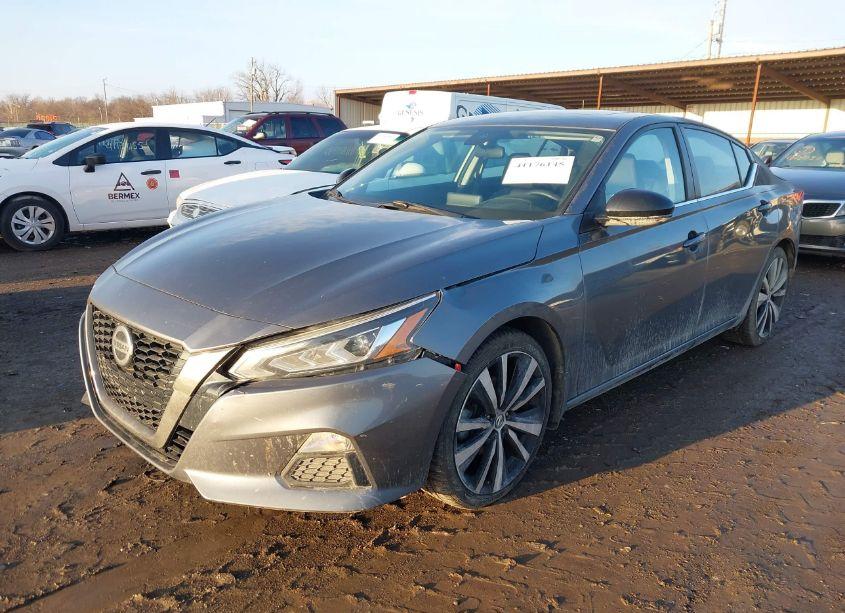 Photo 2 of 2020 Nissan Altima SR FWD (VIN 1N4BL4CV8LC266227)