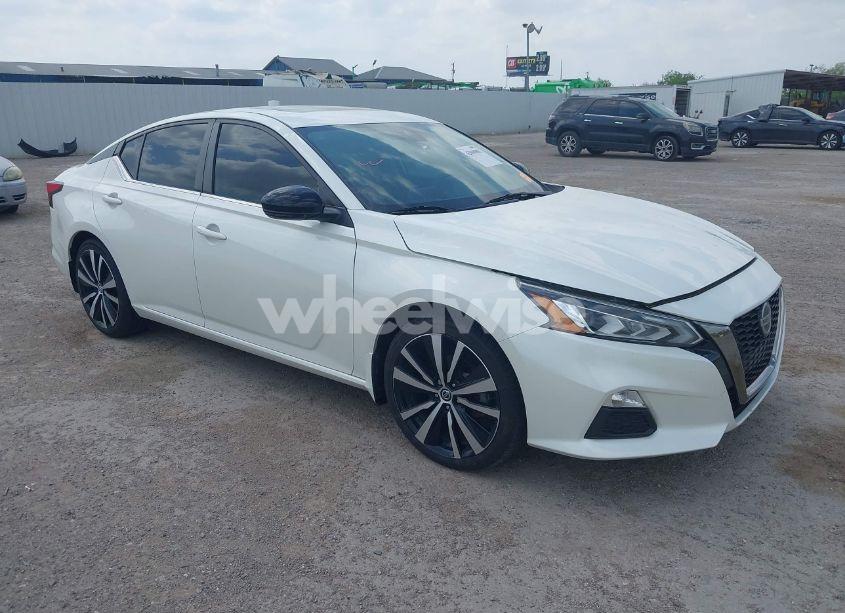 2020 Nissan Altima SR FWD (VIN 1N4BL4CV8LC275140) main photo