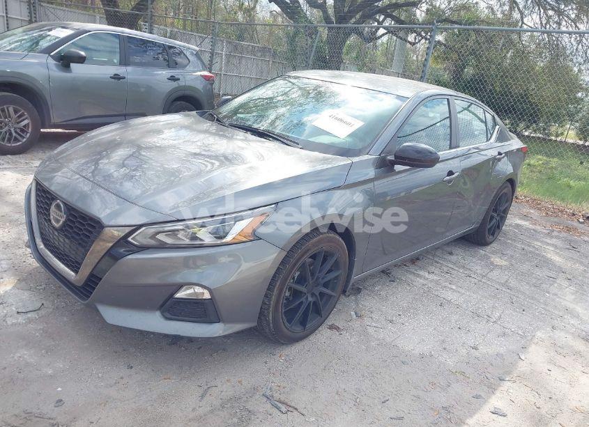 Photo 2 of 2020 Nissan Altima SR FWD (VIN 1N4BL4CV8LN319108)