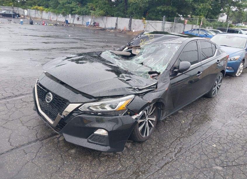 Photo 2 of 2021 Nissan Altima SR FWD (VIN 1N4BL4CV8MN315495)