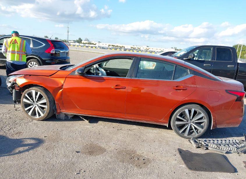 Photo 15 of 2021 Nissan Altima SR FWD (VIN 1N4BL4CV8MN330305)