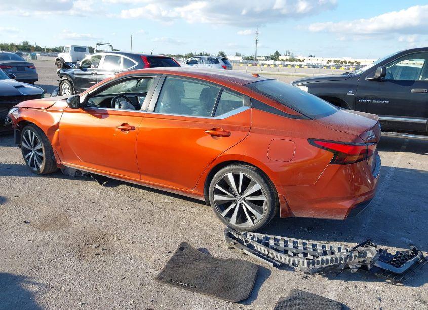 Photo 3 of 2021 Nissan Altima SR FWD (VIN 1N4BL4CV8MN330305)