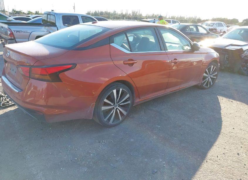 Photo 4 of 2021 Nissan Altima SR FWD (VIN 1N4BL4CV8MN330305)