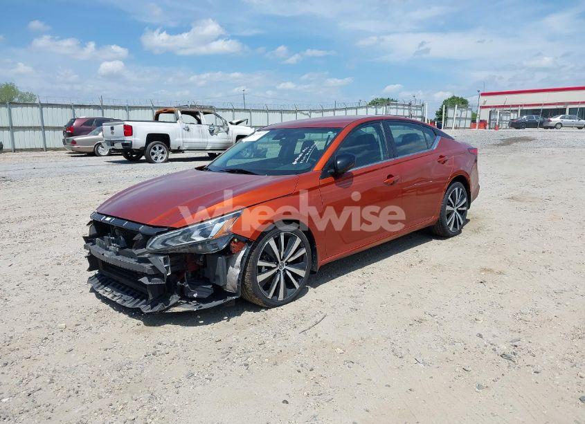 Photo 2 of 2021 Nissan Altima SR FWD (VIN 1N4BL4CV8MN378645)