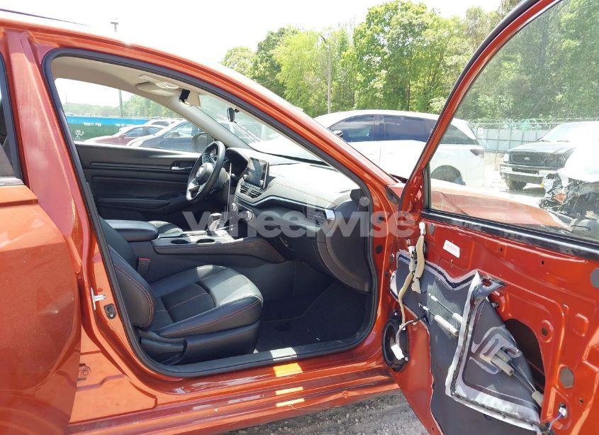 Photo 5 of 2021 Nissan Altima SR FWD (VIN 1N4BL4CV8MN378645)