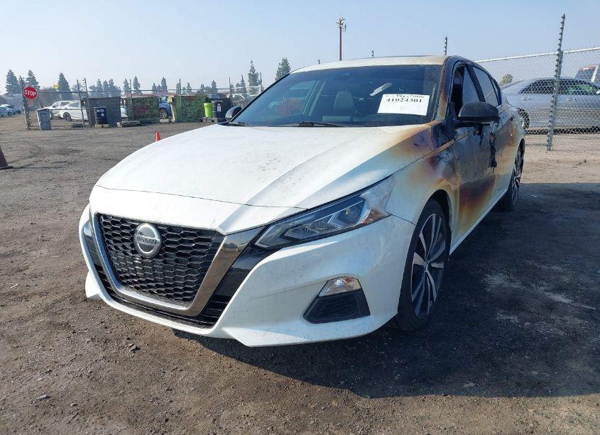 Photo 2 of 2021 Nissan Altima SR FWD (VIN 1N4BL4CV8MN394019)