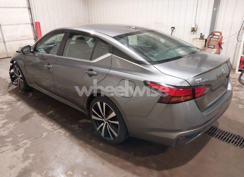 Photo 3 of 2022 Nissan Altima SR FWD (VIN 1N4BL4CV8NN321539)