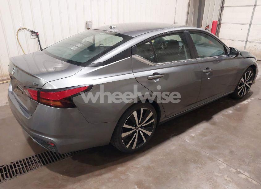 Photo 4 of 2022 Nissan Altima SR FWD (VIN 1N4BL4CV8NN321539)