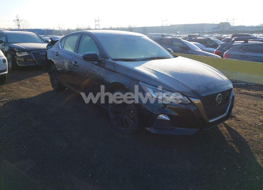 2022 Nissan Altima SR FWD (VIN 1N4BL4CV8NN394717) main photo