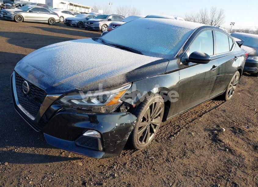 Photo 2 of 2022 Nissan Altima SR FWD (VIN 1N4BL4CV8NN394717)