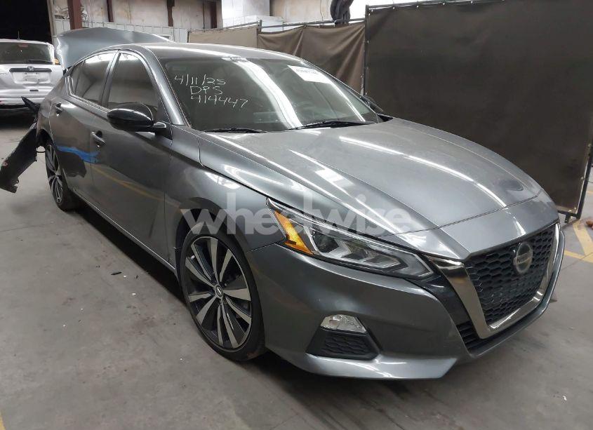 2022 Nissan Altima SR FWD (VIN 1N4BL4CV8NN414447) main photo