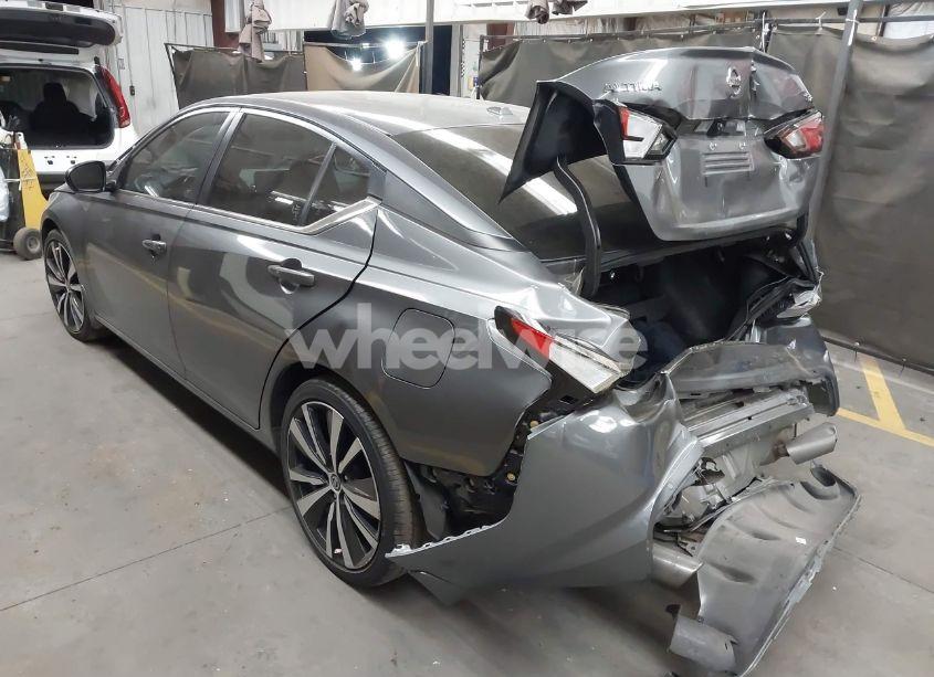 Photo 3 of 2022 Nissan Altima SR FWD (VIN 1N4BL4CV8NN414447)