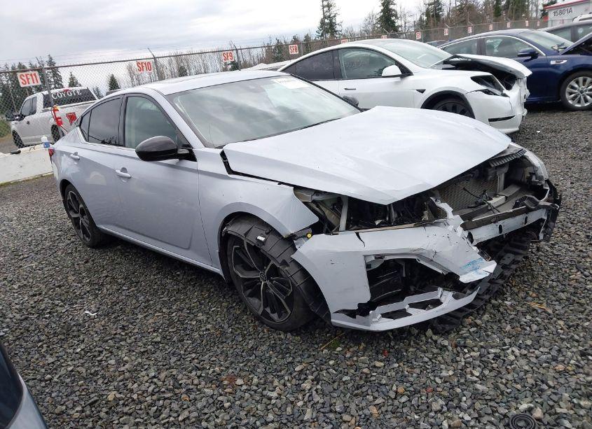 2023 Nissan Altima SR FWD (VIN 1N4BL4CV8PN326761) main photo