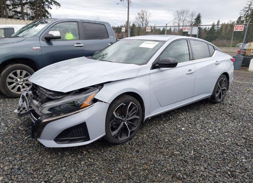 Photo 2 of 2023 Nissan Altima SR FWD (VIN 1N4BL4CV8PN326761)