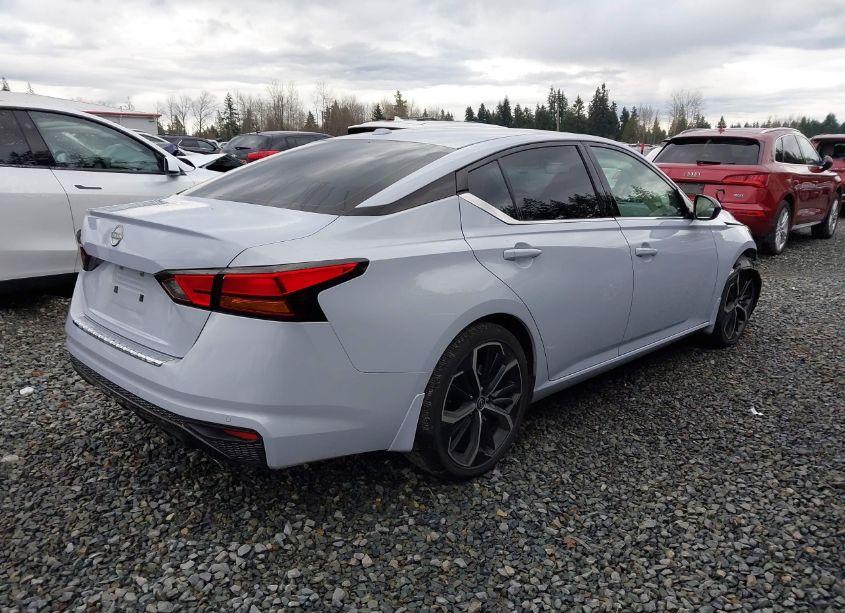 Photo 4 of 2023 Nissan Altima SR FWD (VIN 1N4BL4CV8PN326761)