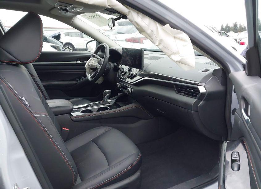 Photo 5 of 2023 Nissan Altima SR FWD (VIN 1N4BL4CV8PN326761)