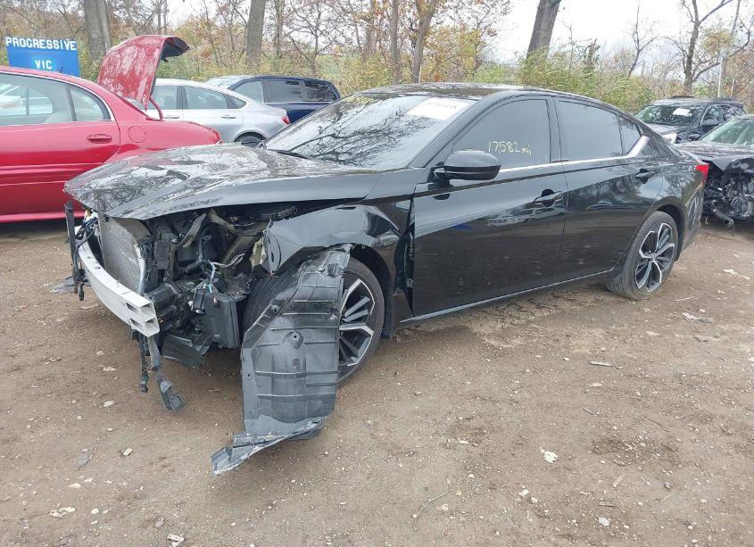 Photo 2 of 2023 Nissan Altima SR FWD (VIN 1N4BL4CV8PN362773)