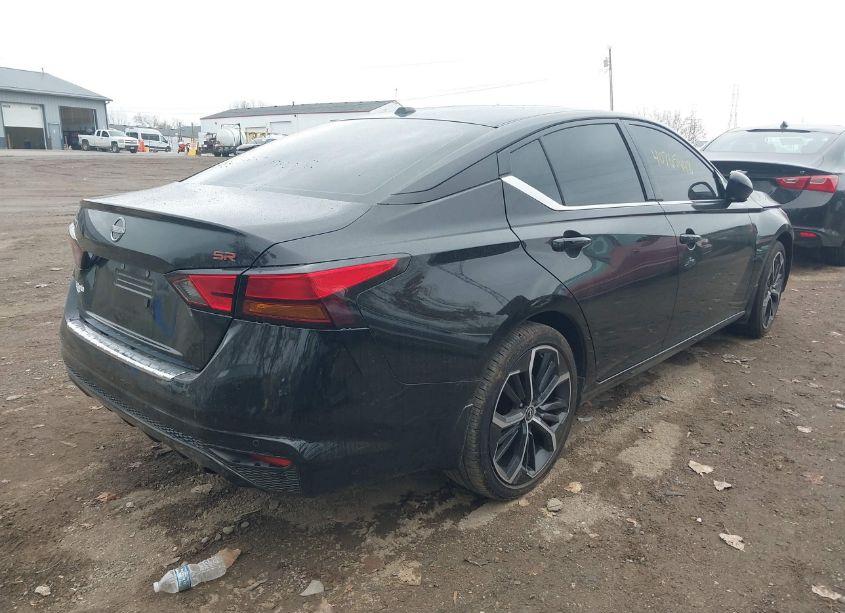 Photo 4 of 2023 Nissan Altima SR FWD (VIN 1N4BL4CV8PN362773)