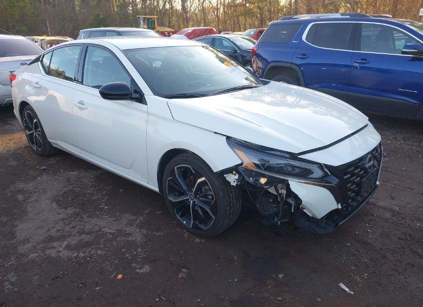 2023 Nissan Altima N/A (VIN 1N4BL4CV8PN366970) main photo