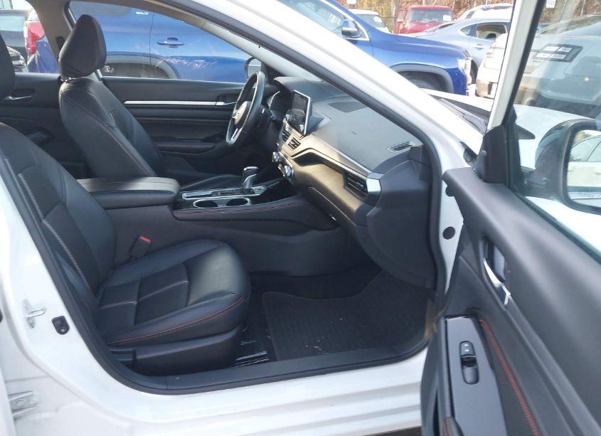 Photo 5 of 2023 Nissan Altima N/A (VIN 1N4BL4CV8PN366970)